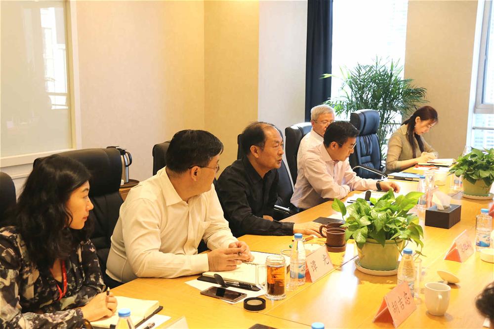 濟(jì)南市商務(wù)局局長(zhǎng)孫義洪一行來集團(tuán)公司調(diào)研指導(dǎo)工作